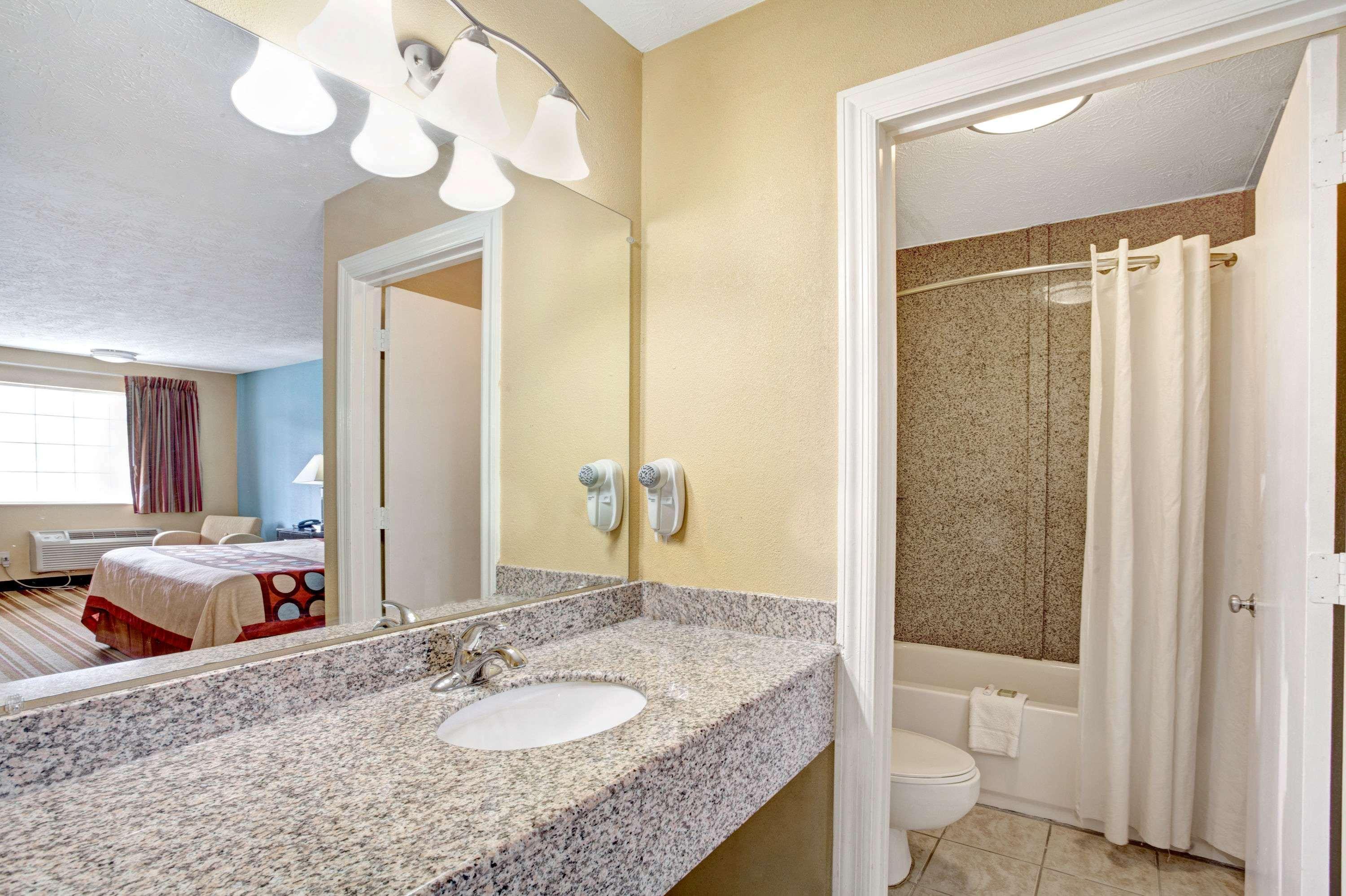Super 8 By Wyndham Whites Creek/ Nashville Nw Area Buitenkant foto